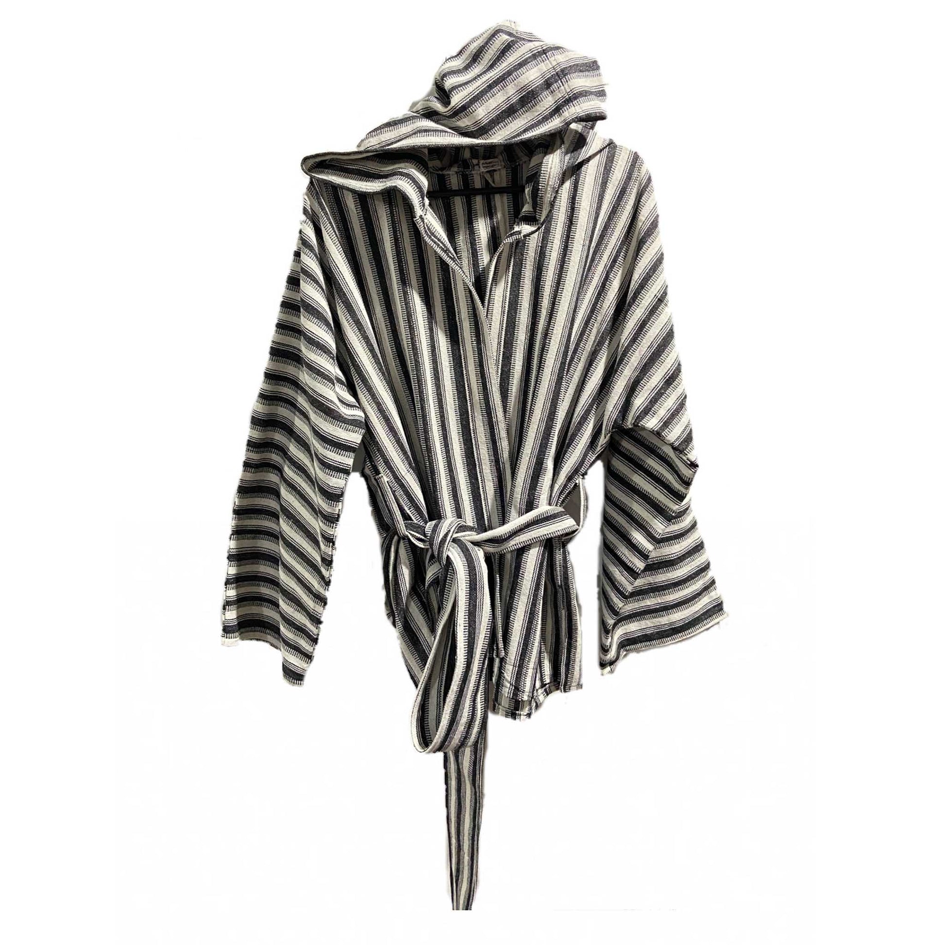 Lain Robe In Black And White