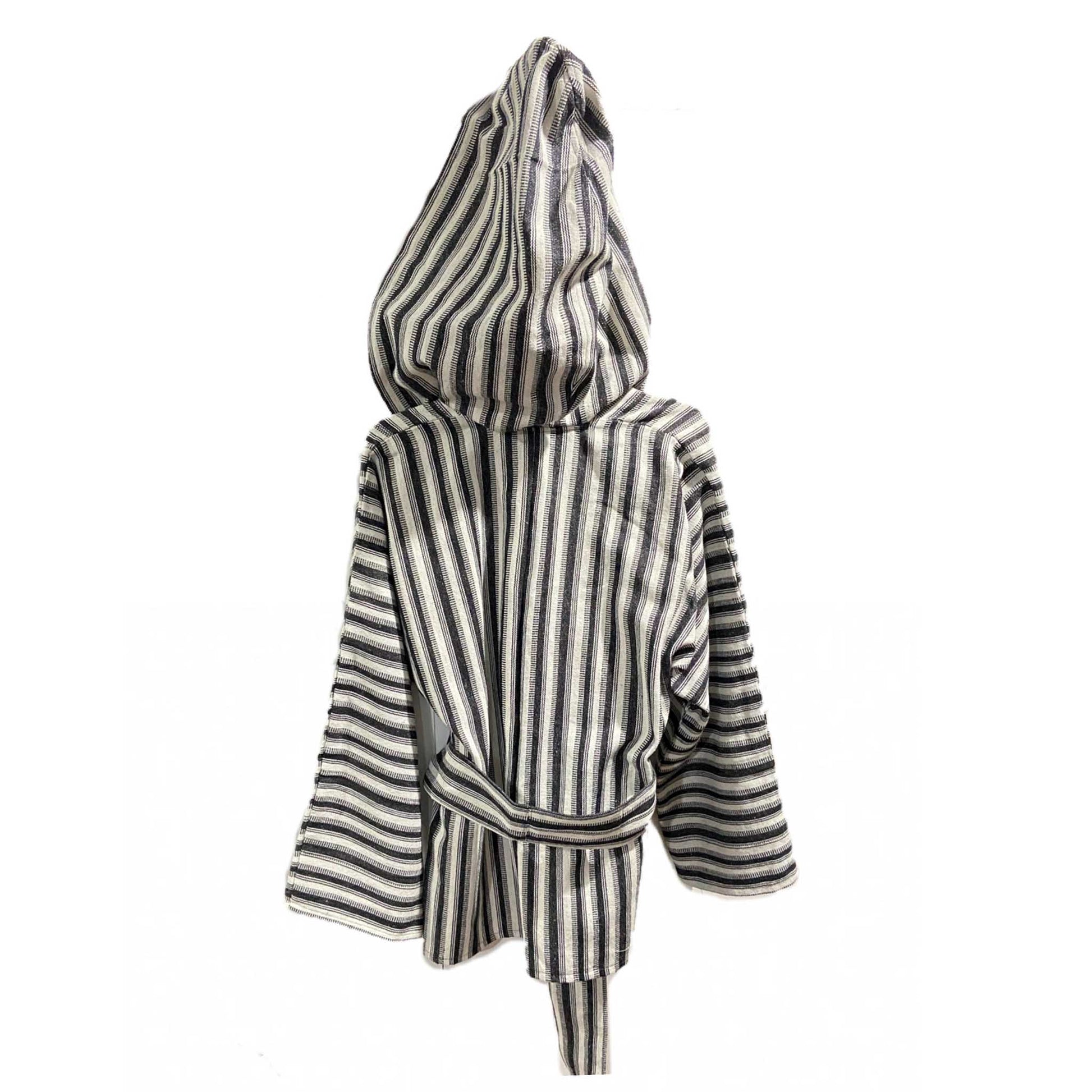 Lain Robe In Black And White
